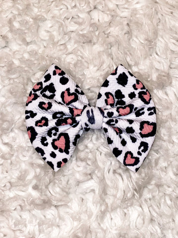 Snow Leopard Hearts Bow